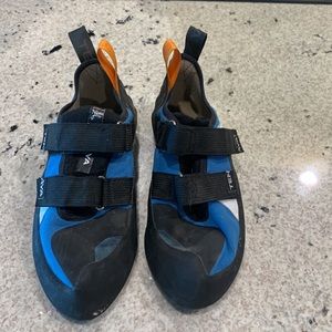 Tenaya unisex climbing shoe